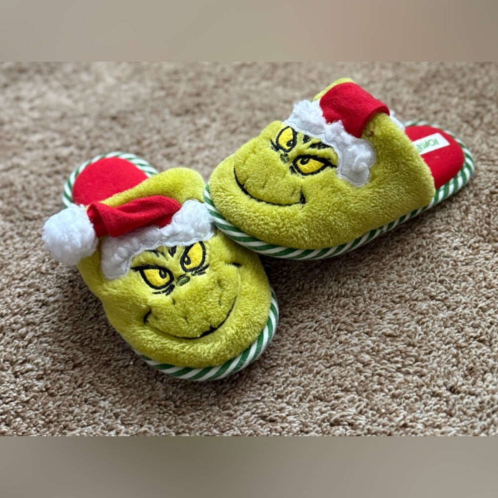 Festive Grinch Kids Slippers - Yellow and Red